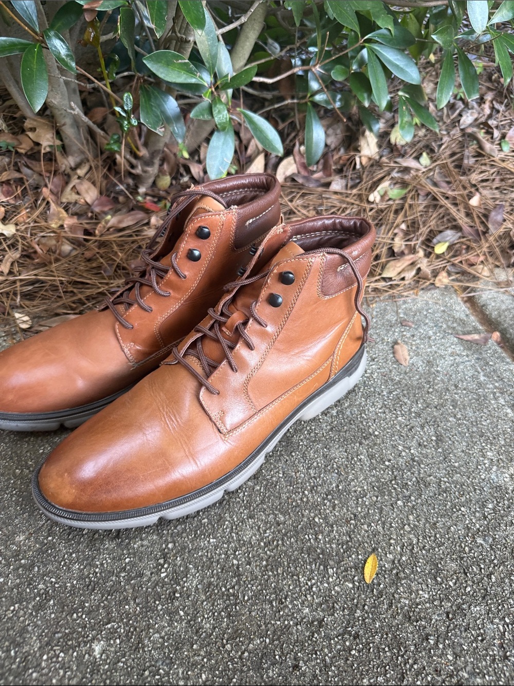 Men's Leather Chukka Boots in Chestnut Brown
